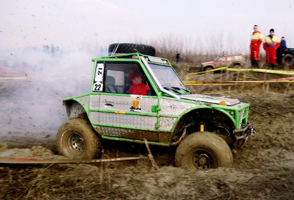 Гонки на внедорожниках в сербском Чуруге